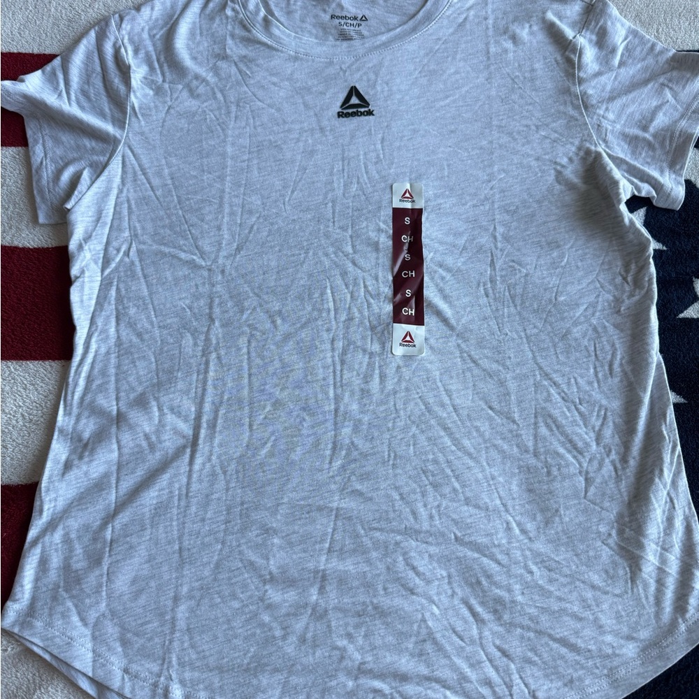 Reebok Women’s Light Gray Short Sleeve Tee